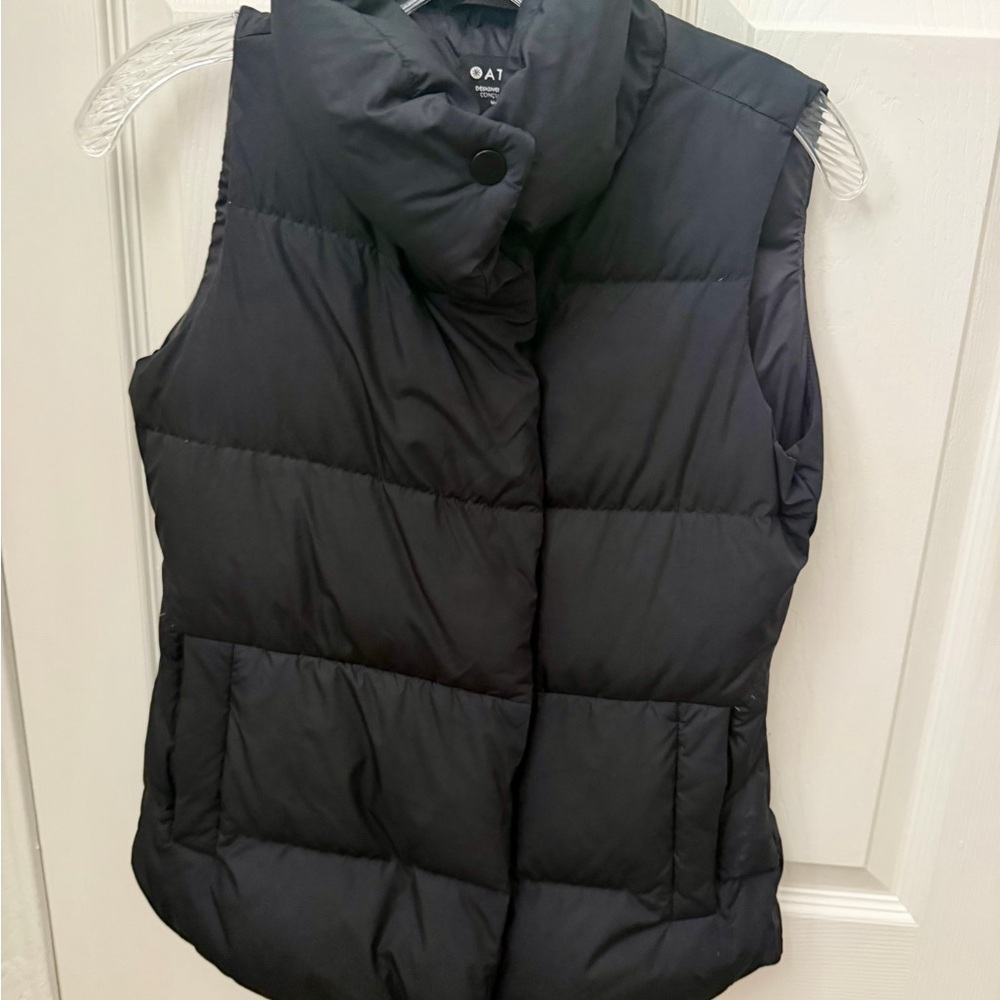 Athleta Black Puffer Vest